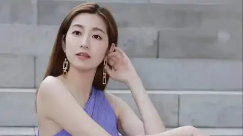 成龙房祖名父子关系疏远